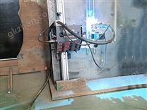 直轨式爬行焊接机器人5